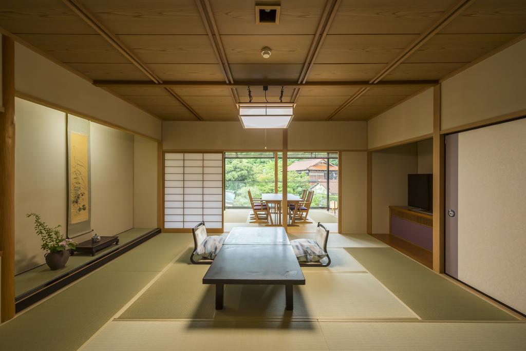 Tachibana Shikitei Hotell Kaga  Rum bild